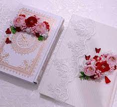 خرید قرآن عروس همراه با دفتر بله برون