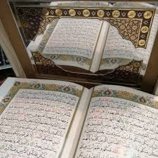 قرآن عروس رحلی جعبه دار با آینه