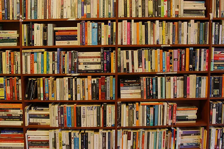 80درصد تخفیف برای فروش کتاب در یاسوج